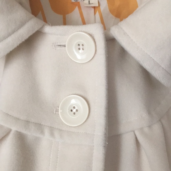 Cream Colored Tulle Coat - Picture 5 of 7